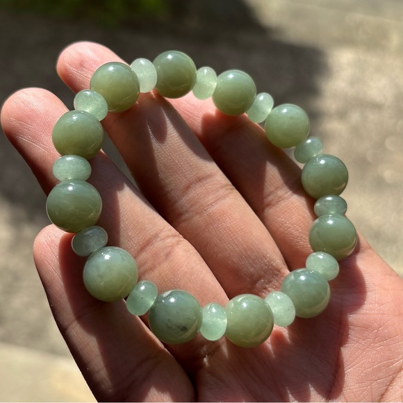 Jade & Aventurine Crystal Bracelet 12mm - Picture 1 of 6